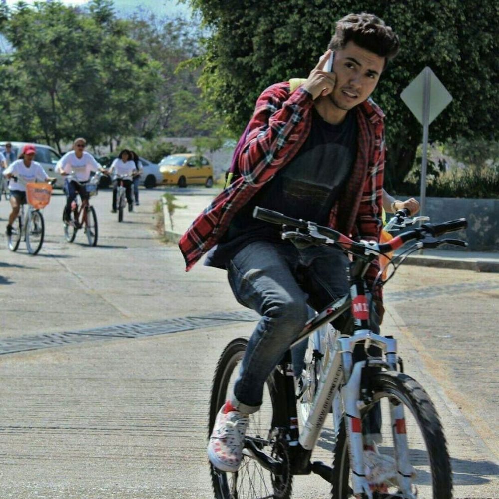 Meet your Posher, Javier